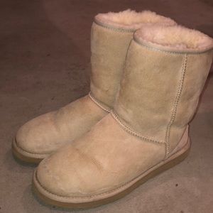 UGG Boots- ACCEPTING OFFERS